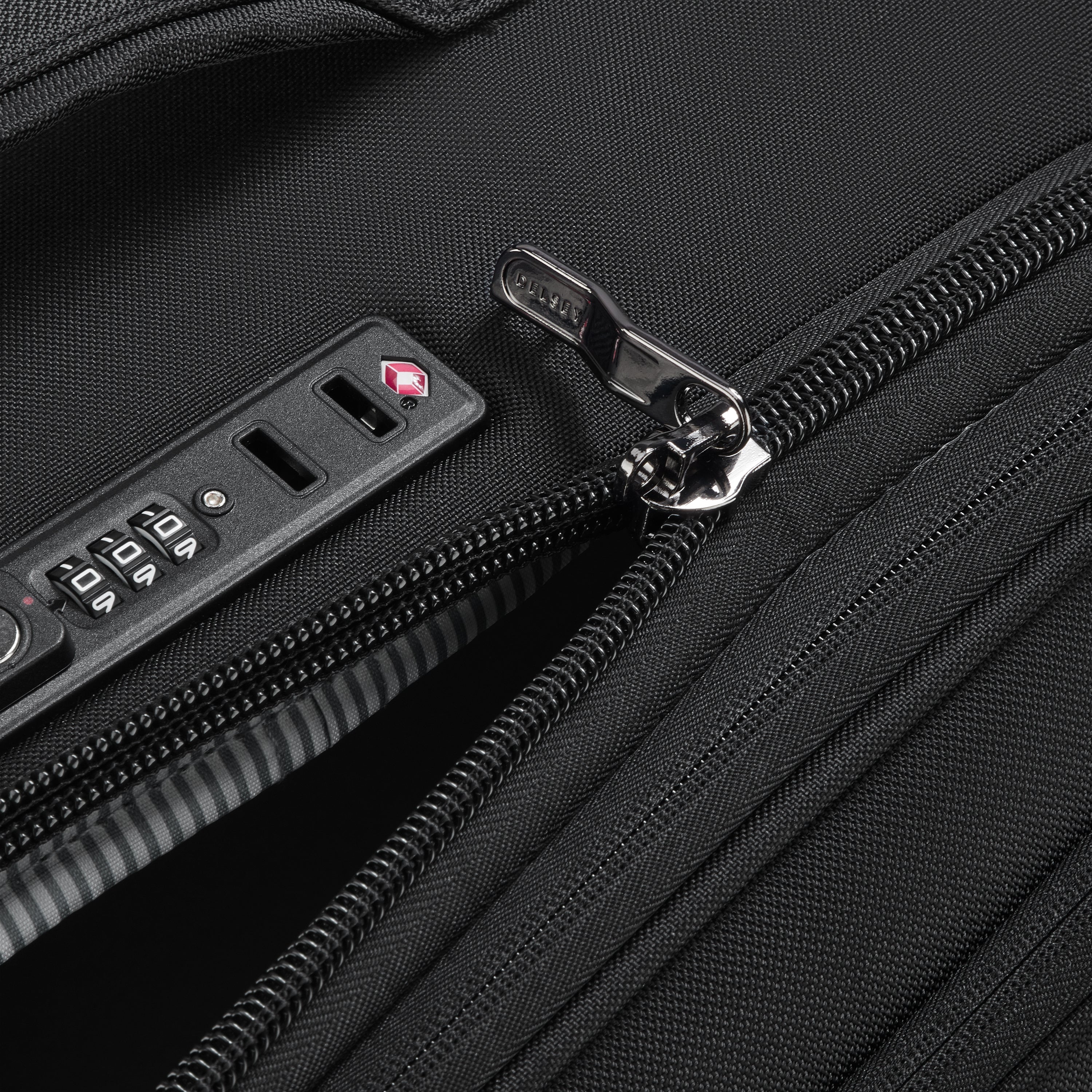 DELSEY Dita Medium Suitcase Black (69cm)