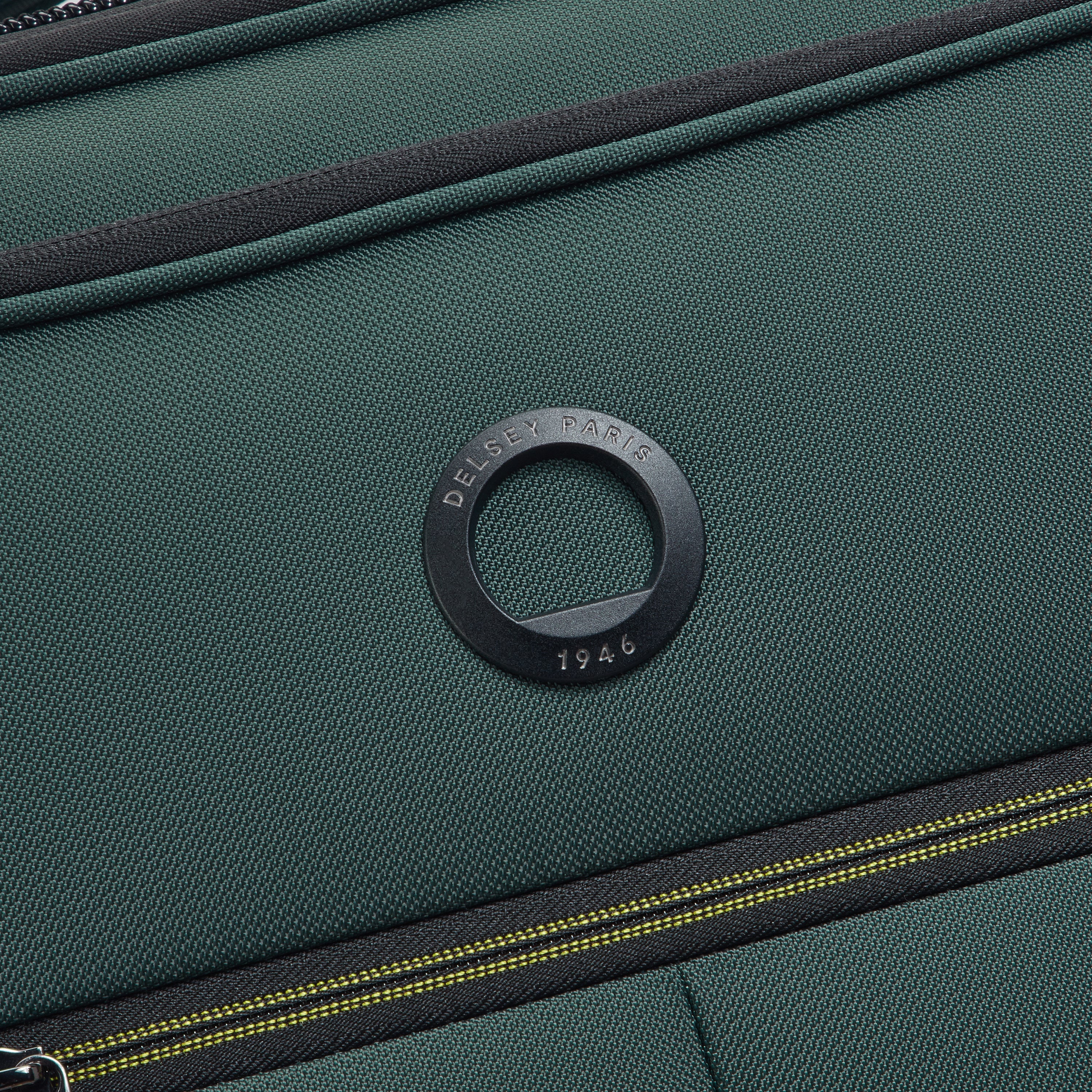DELSEY Dita Medium Suitcase Green (69cm)