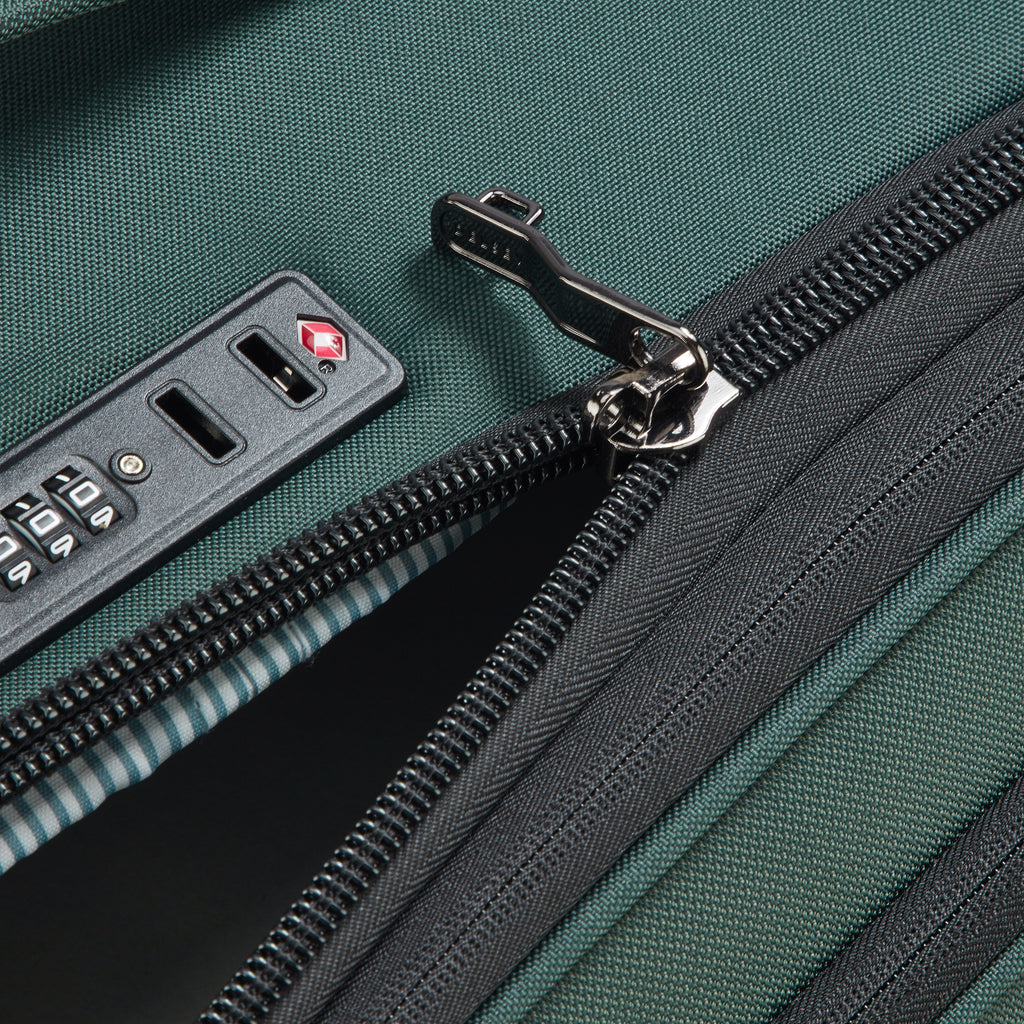 DELSEY Dita Medium Suitcase Green (69cm)
